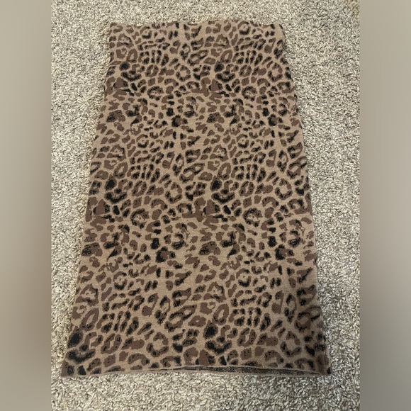 🐆Olivaceous Cheetah Pencil Skirt🐆 - Picture 2 of 5